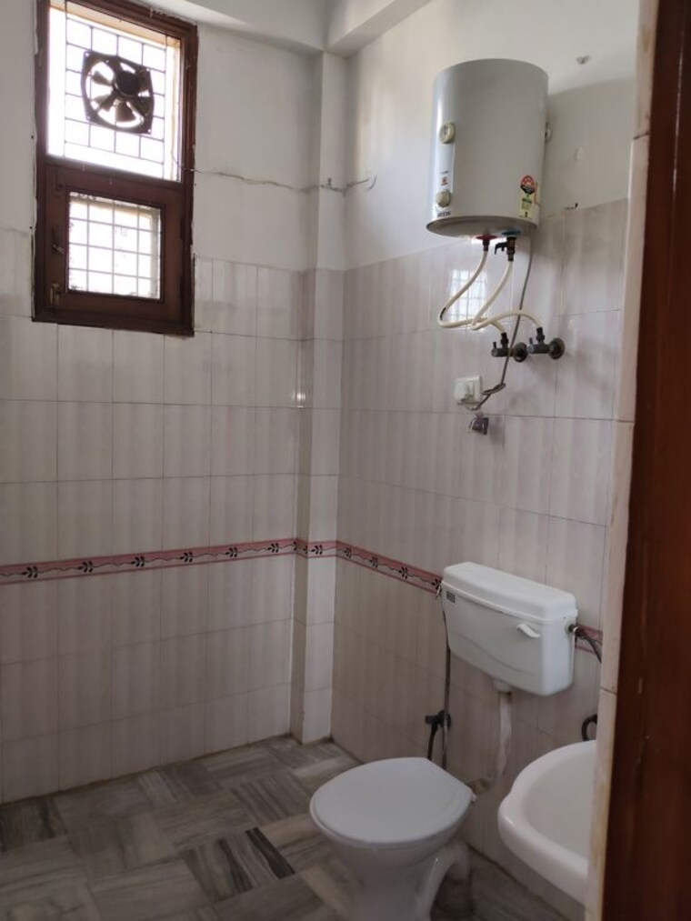 Bathroom, rwa-apartments-sector-71 3 Bedroom 1650 Sq.Ft. Independent House In Sector 71 Noida 10417530