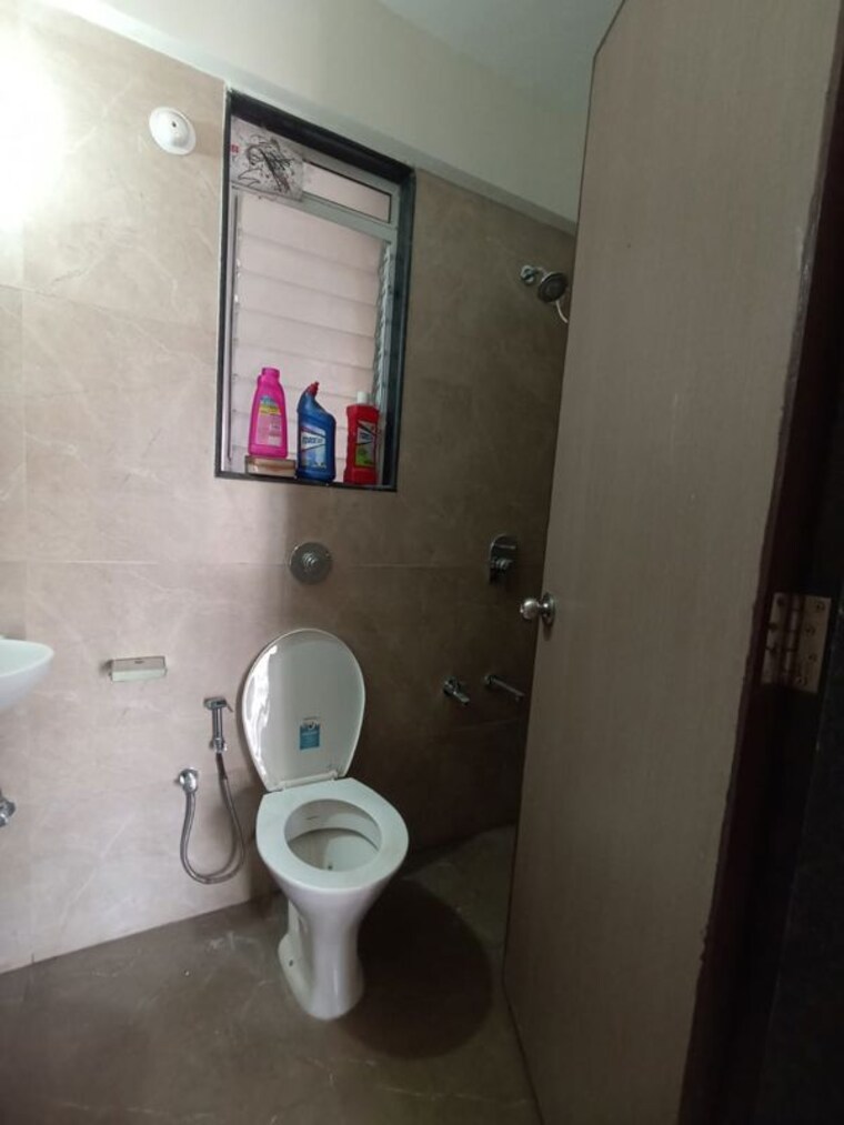 Bathroom, damji-shamji-mahavir-kalpavruksha-wing-j-phase-2 1 Bedroom 375 Sq.Ft. Apartment In Thane West Thane 10417548