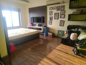Parking in 5 BHK Apartment at Lodha Worli, Worli – for Sale