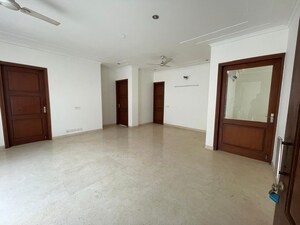 Room in 3 BHK Builder Floor at Huda Staff Colony, Sector 46 – for Rent