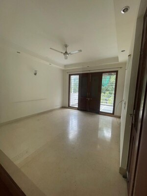 Room in 3 BHK Builder Floor at Huda Staff Colony, Sector 46 – for Rent