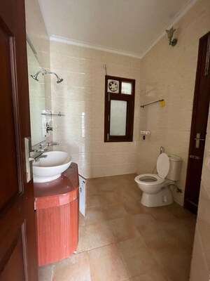 Bathroom in 3 BHK Builder Floor at Huda Staff Colony, Sector 46 – for Rent