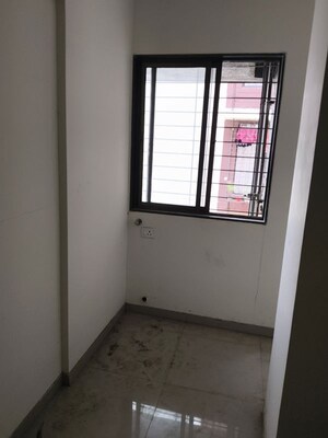Room in 1 BHK Apartment at Navpada – for Rent