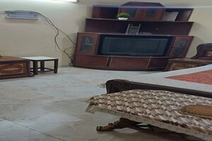 Room in 1 BHK Builder Floor at Saket – for Rent