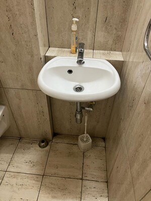Bathroom in 5 BHK Apartment at Raheja Imperia, Worli – for Sale