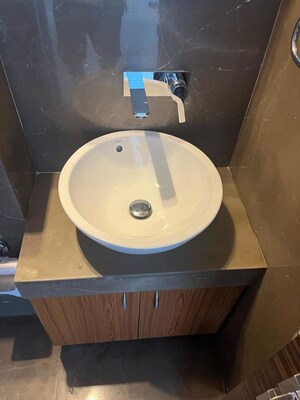 Bathroom in 5 BHK Apartment at Raheja Imperia, Worli – for Sale