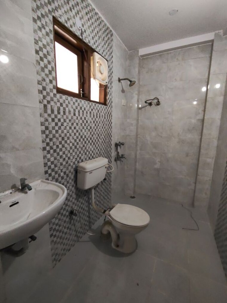 Bathroom, rwa-apartments-sector-70 2 Bedroom 1150 Sq.Ft. Independent House In Sector 70 Noida 10417597