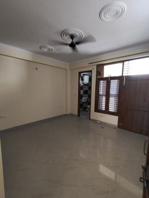 Room in 2 BHK Independent House at RWA Apartments Sector 70, Sector 70 – for Rent