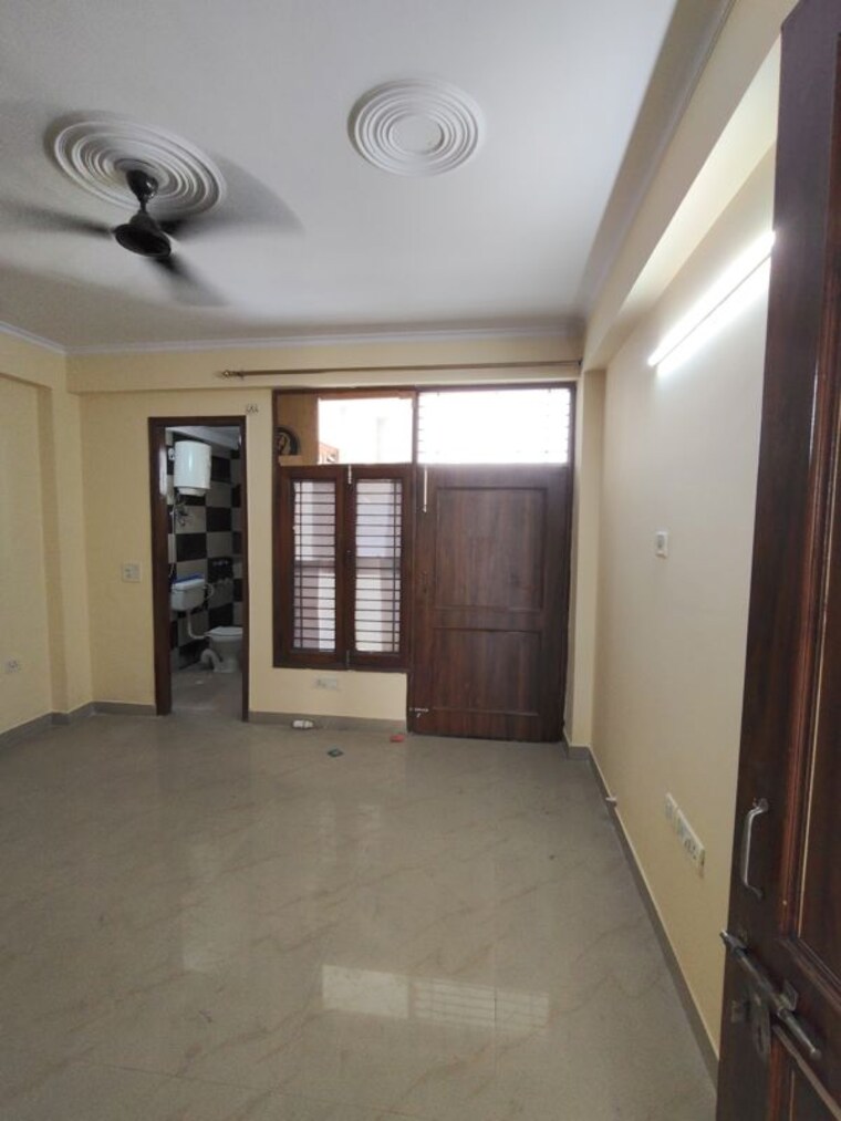 Room, rwa-apartments-sector-70 2 Bedroom 1150 Sq.Ft. Independent House In Sector 70 Noida 10417597