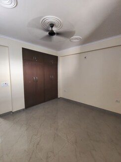 2 BHK Independent House For Rent in RWA Apartments Sector 70