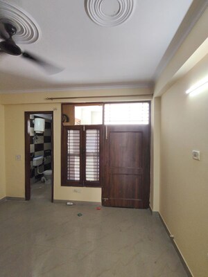 Room in 2 BHK Independent House at RWA Apartments Sector 70, Sector 70 – for Rent