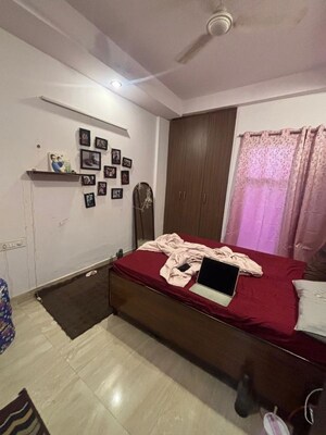 Bedroom in 3 BHK Builder Floor at Safdarjung Enclave – for Rent