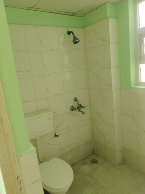 Bathroom in 3 BHK Apartment at Auric City Homes, Sector 82 – for Rent