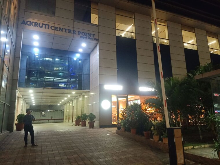  Parking, ackruti-star Commercial Office Space 1750 Sq.Ft. In Andheri East Mumbai 10417684