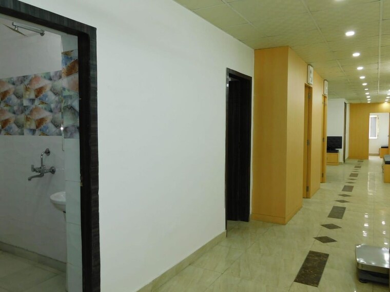 Room, lajpat nagar ii Commercial Office Space 900 Sq.Ft. In Lajpat Nagar ii Delhi 10417704