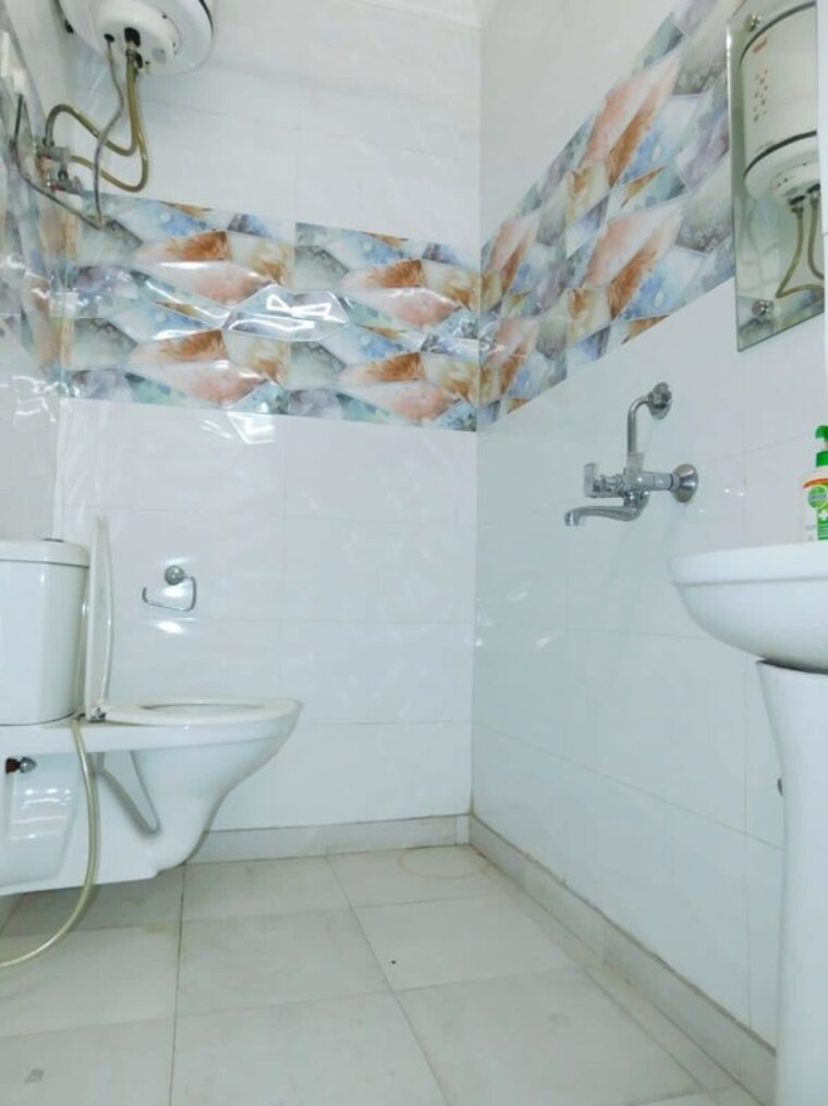 Bathroom, lajpat nagar ii Commercial Office Space 900 Sq.Ft. In Lajpat Nagar ii Delhi 10417704