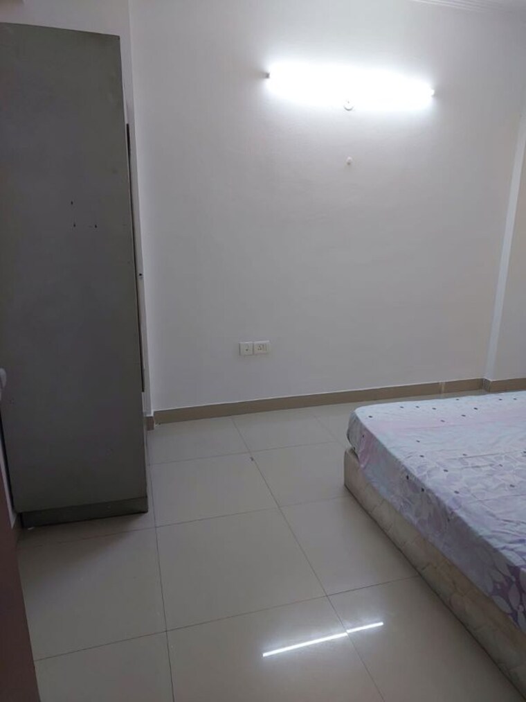 Room, h-r-buildcon-elite-homz 3 Bedroom 1555 Sq.Ft. Apartment In Sector 77 Noida 10417705