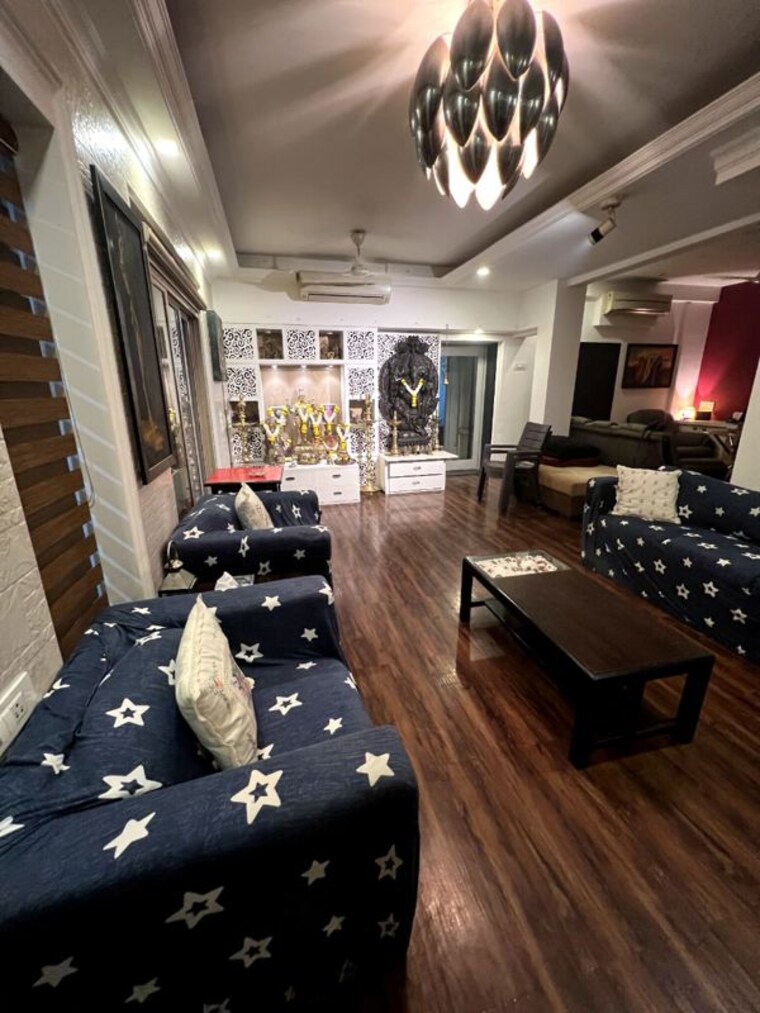  Parking, golden-beach-society 6 Bedroom 3500 Sq.Ft. Villa In Juhu Mumbai 10147210