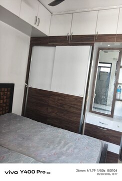 2 BHK + Servant Room,Basement Apartment For Rent in OP Floridaa