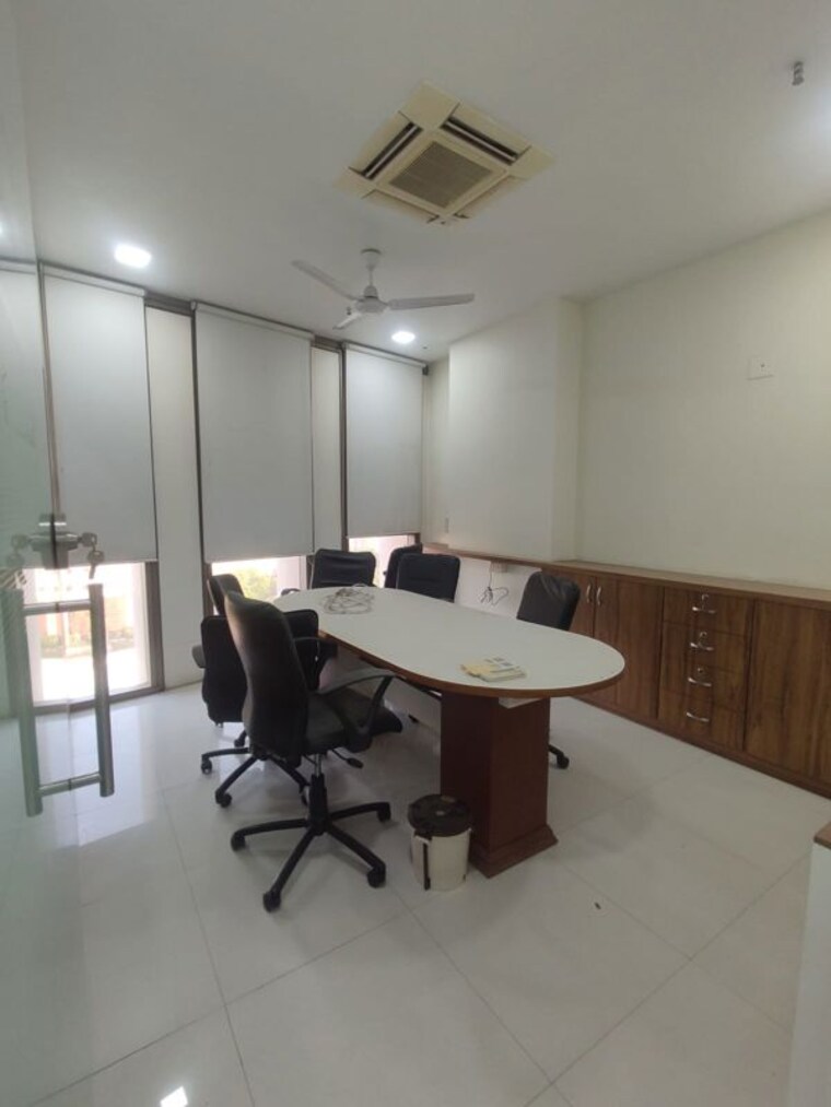 Team Area, hn-safal-mondeal-heights Commercial Office Space 1175 Sq.Ft. In Ramdevnagar Ahmedabad 10417728