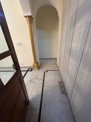 Staircase in 2 BHK Builder Floor at Ansal Plaza Gurgaon, Palam Vihar – for Rent