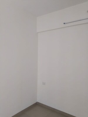 Room in 1 BHK Apartment at Mont Vert Belbrook, Bhugaon – for Rent