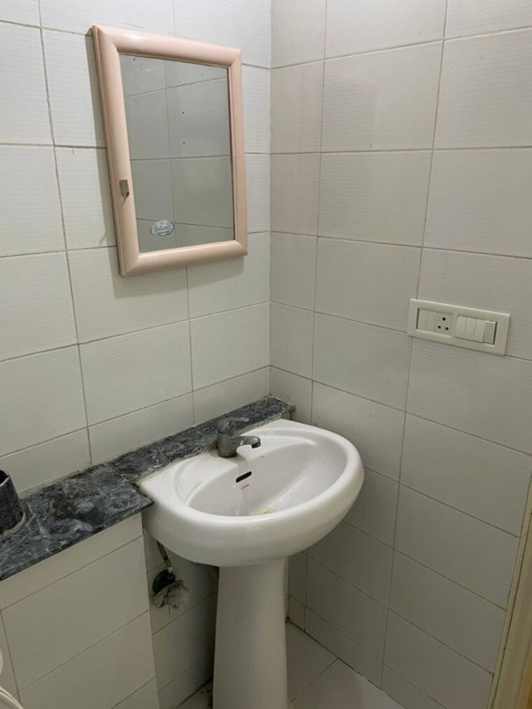 Bathroom, rps-auria 3 Bedroom 2000 Sq.Ft. Apartment In Sector 88 Faridabad 10417772