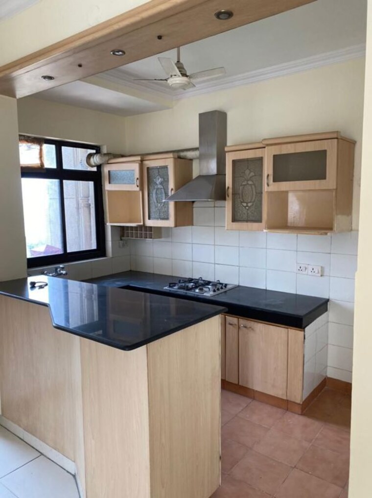 Kitchen, ardee-city-palm-grove-heights 3 Bedroom 2035 Sq.Ft. Apartment In Sector 52 Gurgaon 10417767