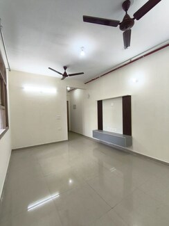 2 BHK + Pooja Room,Servant Room,Study Room,Extra Room,Basement,Store Room Apartment For Rent in Pareena Om Apartments