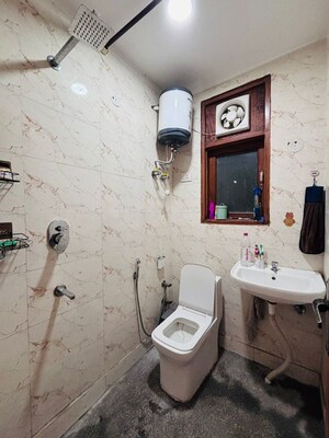 Team Area in 1 BHK Builder Floor at Freedom Fighters Enclave – for Rent