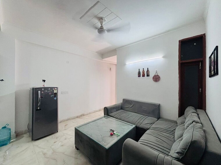 Living Room, freedom fighters enclave 1 Bedroom 600 Sq.Ft. Builder Floor In Freedom Fighters Enclave Delhi 10417835