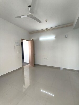 2 BHK Apartment For Rent in Pareena Om Apartments, Sector 112