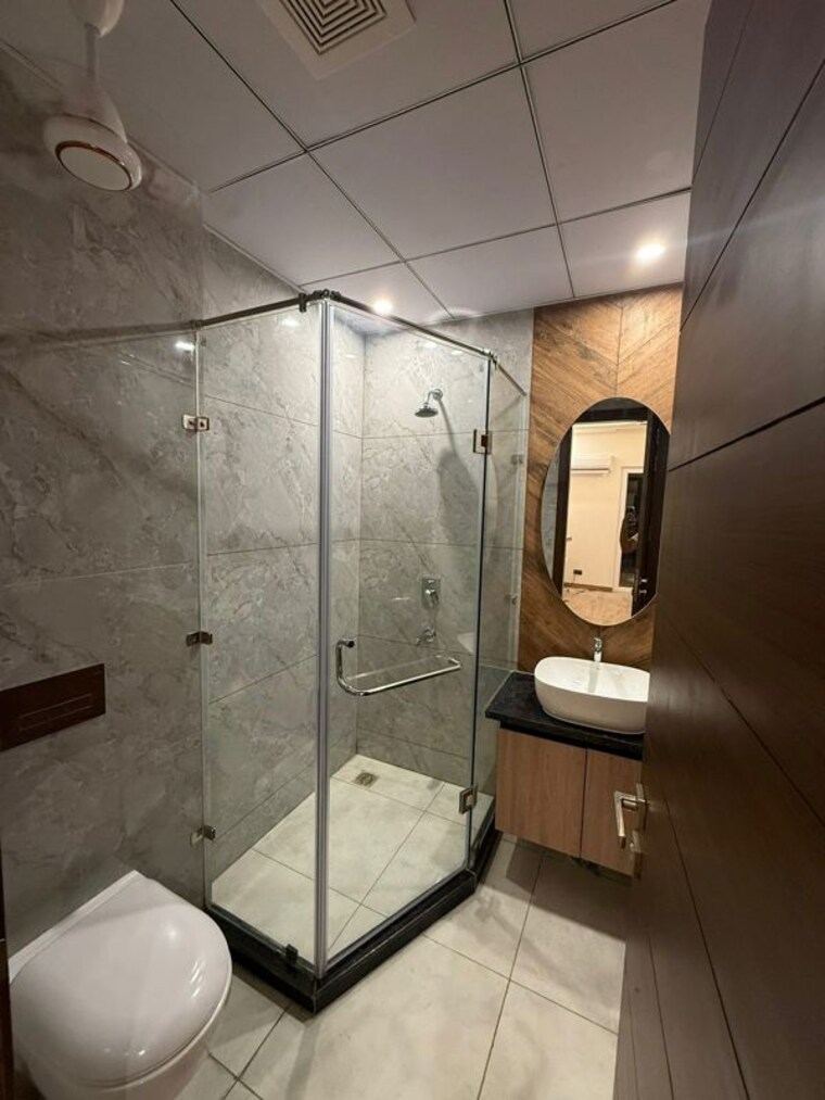 Bathroom, raj-one-good-earth 3 Bedroom 1620 Sq.Ft. Apartment In Sector 71 Gurgaon 10417890