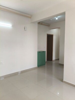 2 BHK Apartment For Rent in Pareena Om Apartments, Sector 112