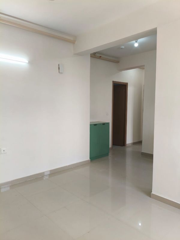 2 BHK + Pooja Room,Servant Room,Study Room,Extra Room,Basement,Store Room Apartment For Rent in Pareena Om Apartments
