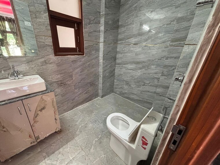 Bathroom, kohli-one-malibu-town-plot 3 Bedroom 2500 Sq.Ft. Builder Floor In Sector 47 Gurgaon 10417901