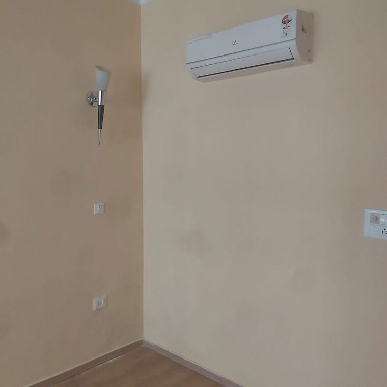 Room, pyramid-midtown 2 Bedroom 700 Sq.Ft. Apartment In Sector 59 Gurgaon 10417932