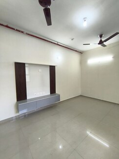 2 BHK + Pooja Room,Servant Room,Study Room,Extra Room,Basement,Store Room Apartment For Rent in Pareena Om Apartments
