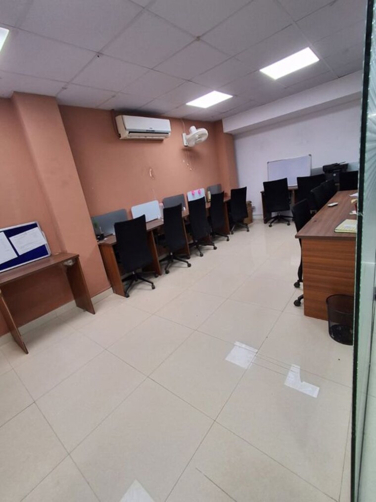 Team Area, sector 1 Commercial Office Space 765 Sq.Ft. In Sector 1 Noida 10417898