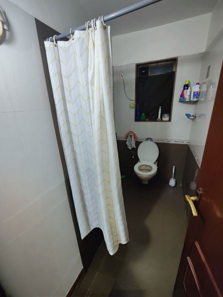 Bathroom, regency-gardens 3 Bedroom 1500 Sq.Ft. Apartment In Kharghar Sector 6 Navi Mumbai 10417955