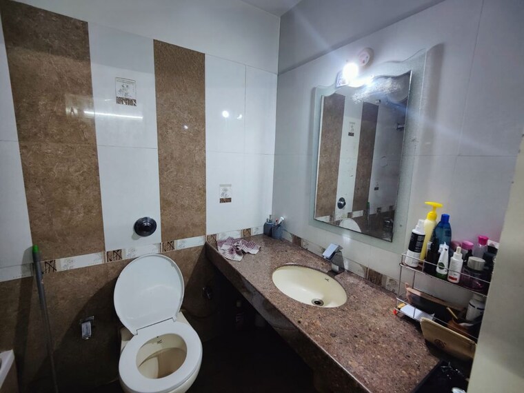 Bathroom, regency-gardens 3 Bedroom 1500 Sq.Ft. Apartment In Kharghar Sector 6 Navi Mumbai 10417955