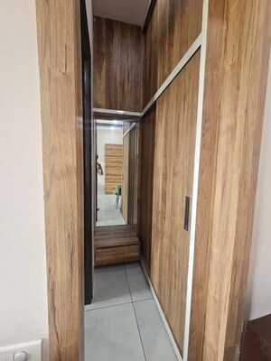 Furnished Amenities in 2 BHK Builder Floor at Sushant Lok Iii – for Rent