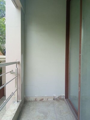 Room in 4 BHK Apartment at Ganges Castle, New Alipore – for Sale