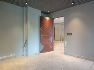 Room in 4 BHK Apartment at Ganges Castle, New Alipore – for Sale