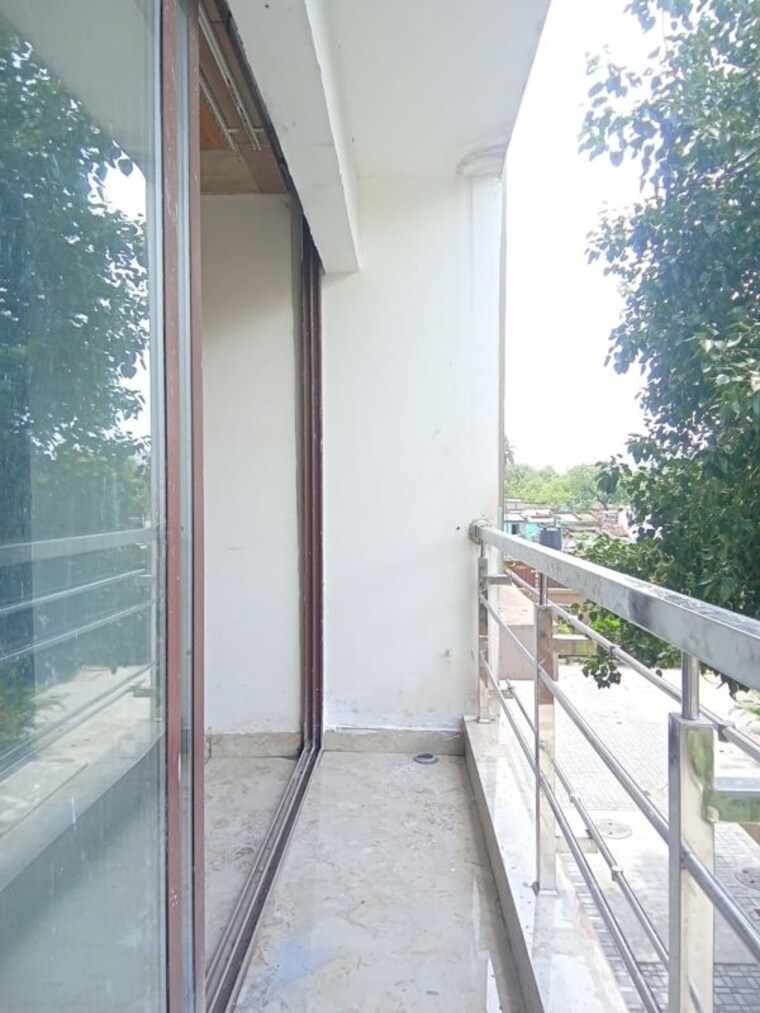 Balcony, ganges-castle 4 Bedroom 2300 Sq.Ft. Apartment In New Alipore Kolkata 10417991