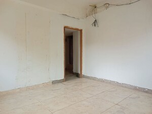Room in 4 BHK Apartment at Ganges Castle, New Alipore – for Sale