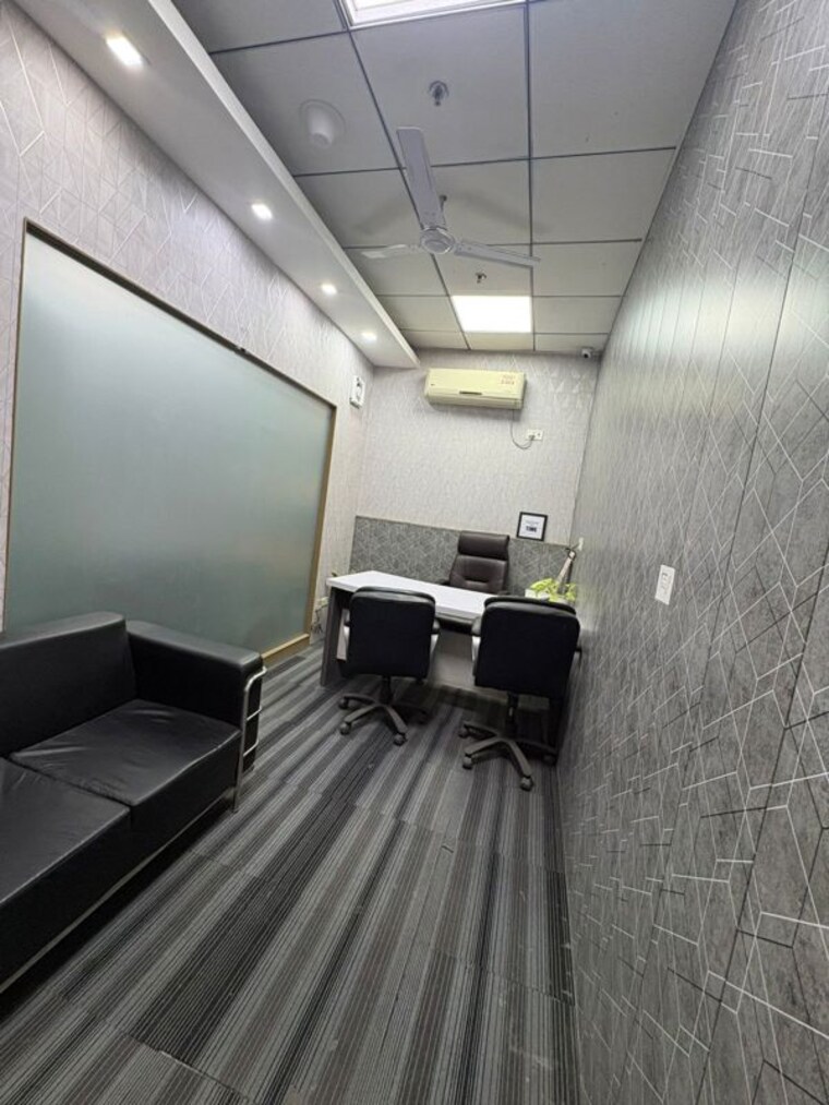 Team Area, sector 6 Commercial Office Space 2076 Sq.Ft. In Sector 6 Noida 10418013