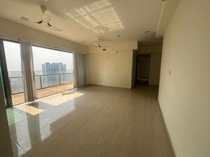Room in 2 BHK Apartment at Sheth Auris Serenity Tower 2, Malad West – for Rent
