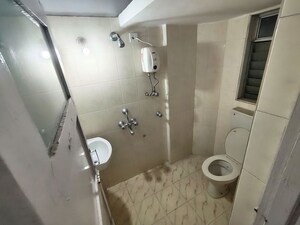Bathroom in 1 BHK Apartment at HDIL Dheeraj Upvan 1, Borivali East – for Rent