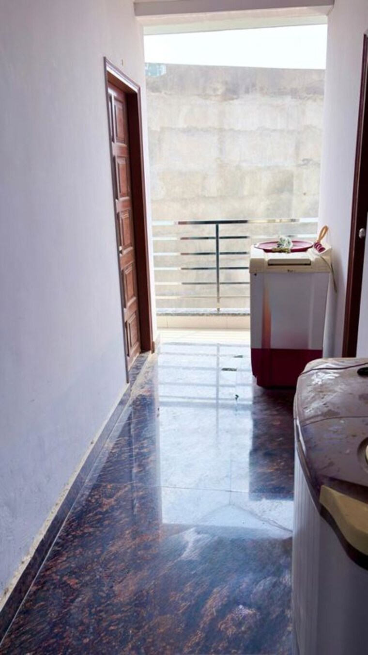 Balcony, dlf city phase 3 1 Bedroom 100 Sq.Yd. Builder Floor In Dlf City Phase 3 Gurgaon 10418055